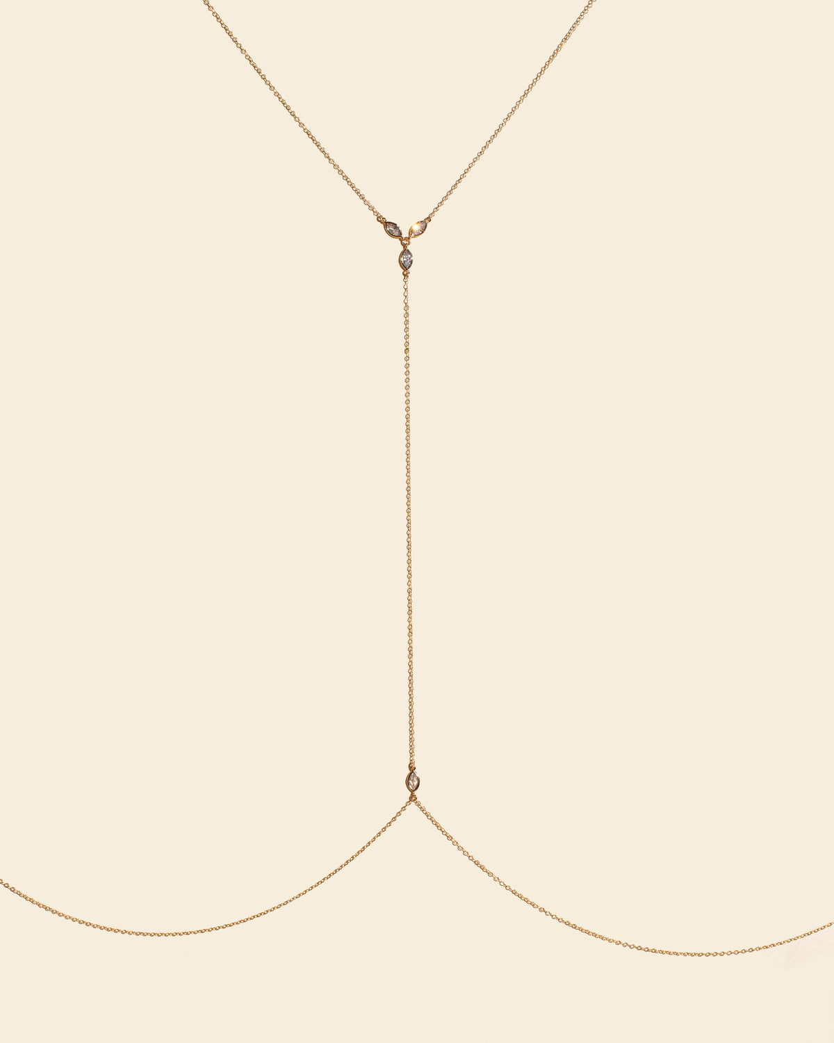 Chaîne de corps Nowness, chaîne en plaqué or minimaliste. Bijou de créateur Apsara.